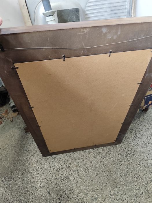 Голямо огледало с дървена рамка