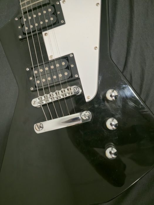 Chitara Harley Benton Extreme-76LH BK si amplificator Epiphone Studio-10EQx