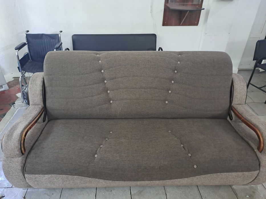 Joyida gilam va mebil yuvish xizmati