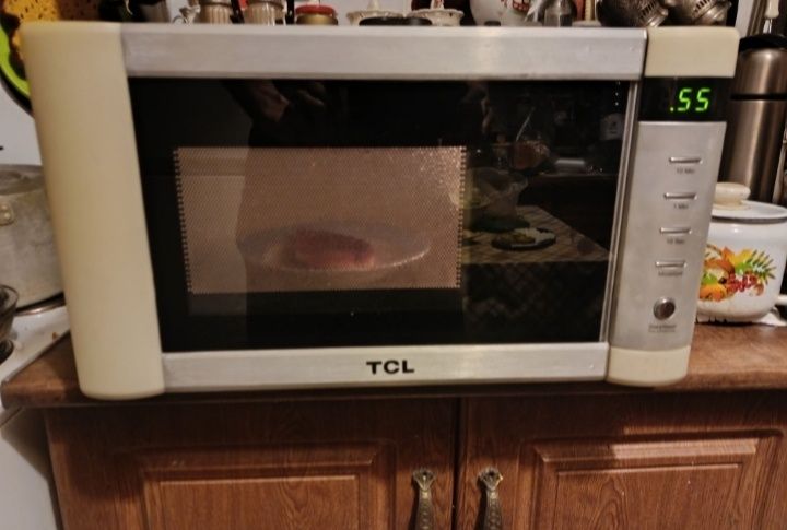 Отдам микроволновку бесплатно !