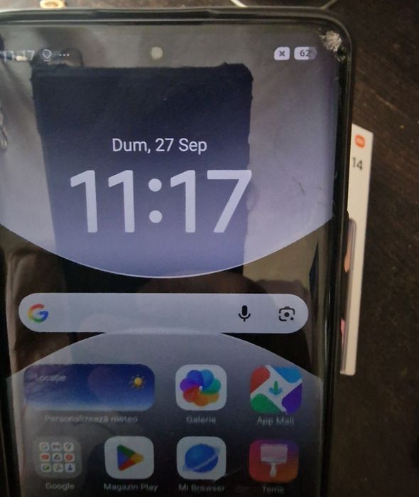 Vând smartphone Xiaomi Redmi Note 14 Pro 5G, capacitate de stocare 256GB și 8GB RAM.