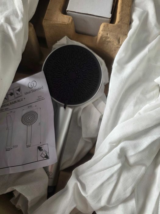 Sistem de duș Ideal Standard Ceratwist Alu+, duș cu economie de apă și jet variabil - Argintiu (338 x 501 x 1104 mm)