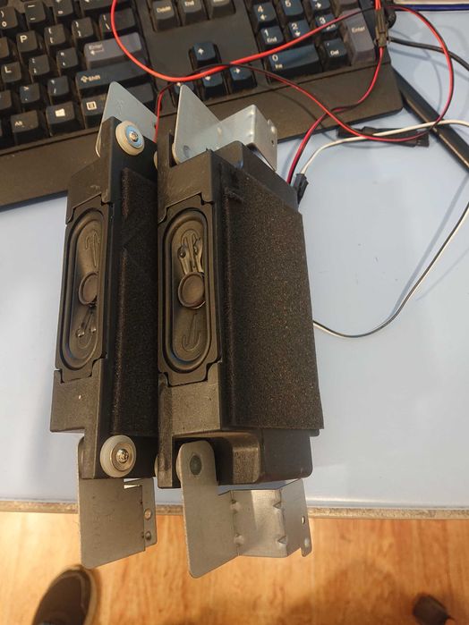 Dezmembrez Piese Schneider 75SU702K SU702K T V V750DJ1-CQ01