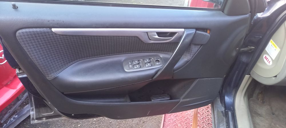 Volvo V70 2.5 TDI на части