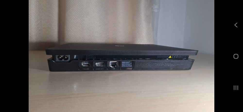 PS4 Slim 1TB - Pachet Complet: 2 Manete + 4 Jocuri
