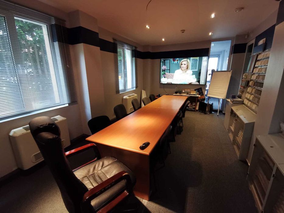 Inchiriez cladire pentru birouri/clinica