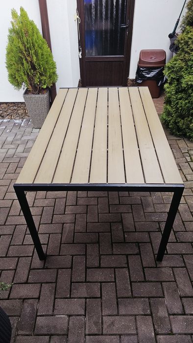 Masa metalica de grădină