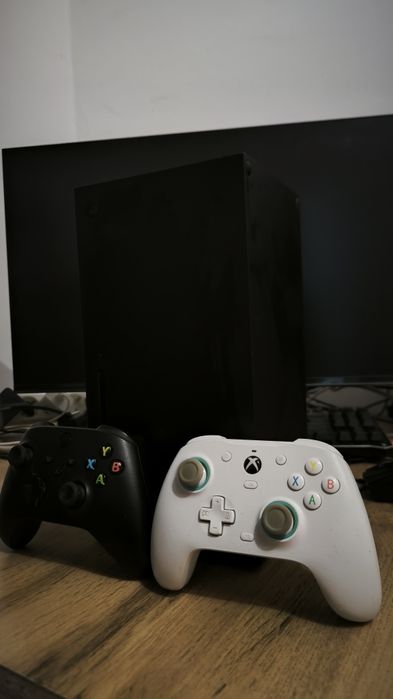 Xbox Series X 1TB — отличное состояние + игры на аккаунтах в подарок