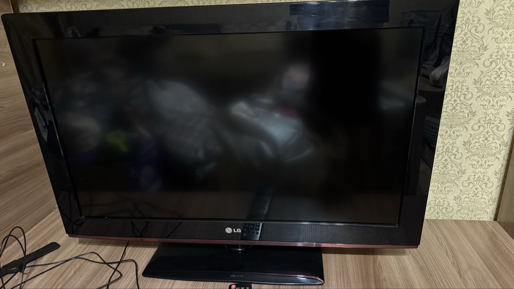Продам телевизор LG