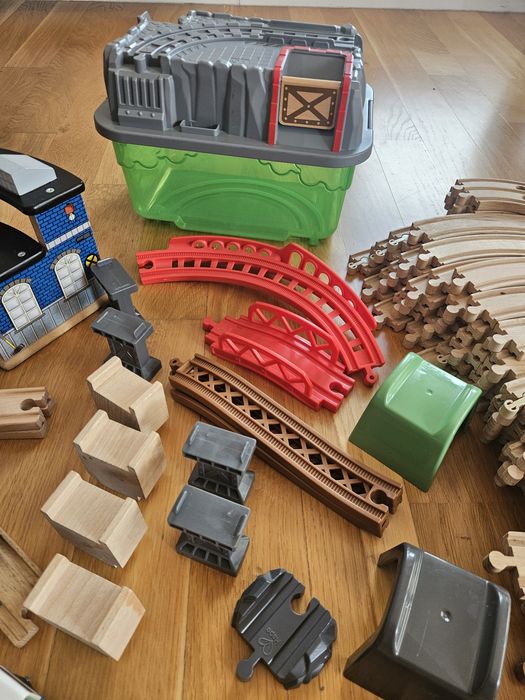 Дървено влакче Голям сет Томас Brio, Hape