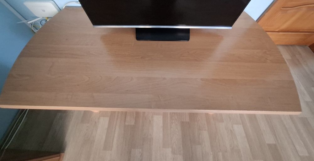 Masa cafea/tv. Dimensiuni: lungime 130 cm, latime 60 cm, inaltime 55 cm. Stare foarte buna.