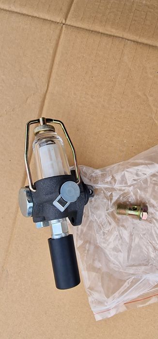 Pompa alimentare  tractor fiat 411.415 și 211 215 preț 350 lei se poat