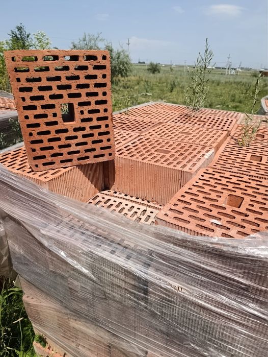 Кирпичи новые продам.