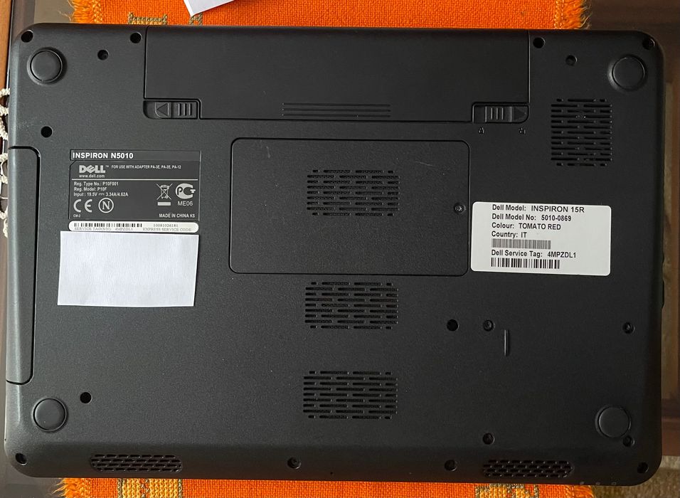 Laptop Dell Inspiron 5010, Intel i5, baterie nouă, SSD 128GB
