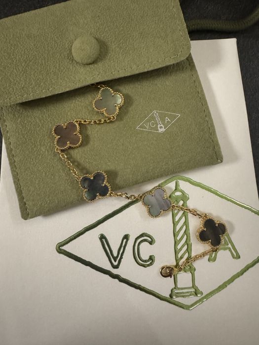 Позлатени гривни “Van Cleef & Arpels”