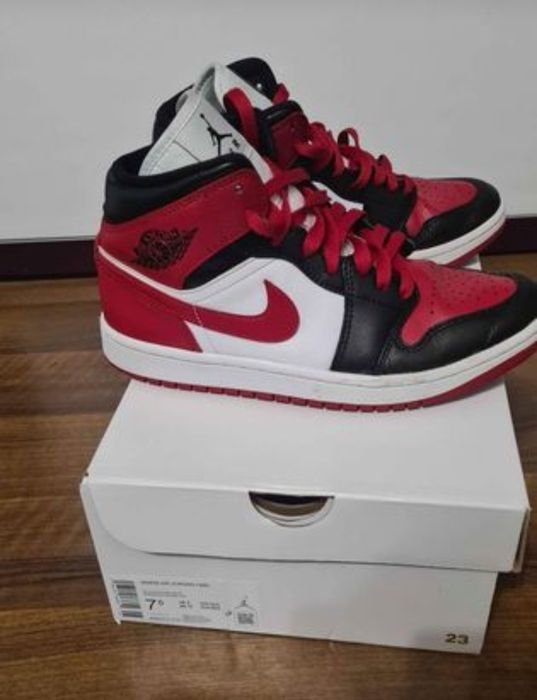 Pantofi sport Nike Air Jordan 1 Mid