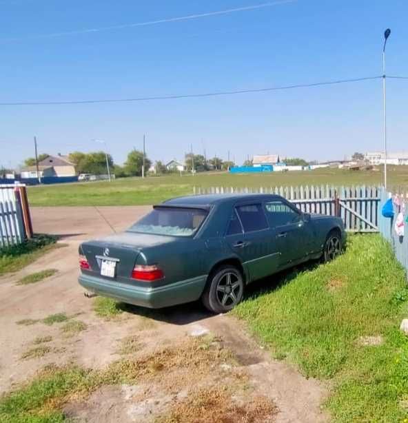 Продам мерс W124 японец 1993 г