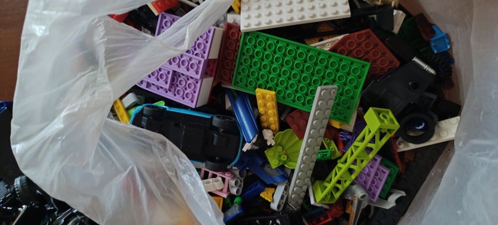 Продам пакет с конструктором Lego, 2.5кг