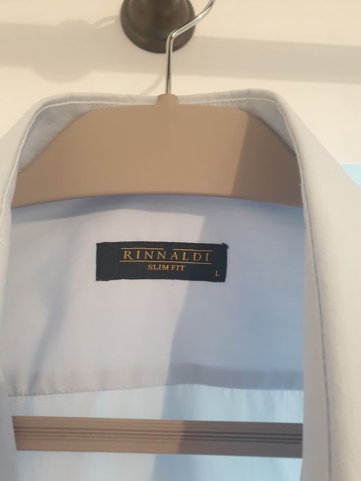 Vând cămăși purtate o singura dată marimea L si XL