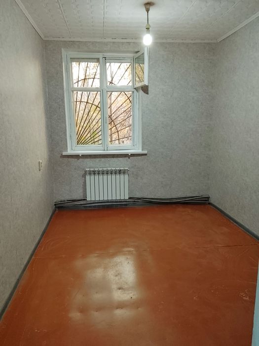 Продам половину здания