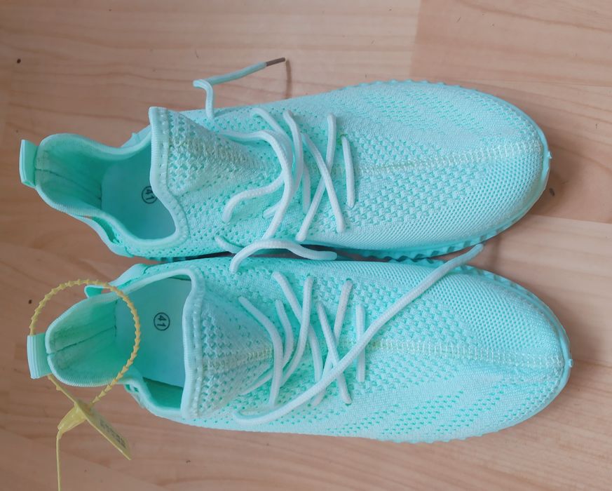 Кроссовки 40-41 цвет тиффани новые