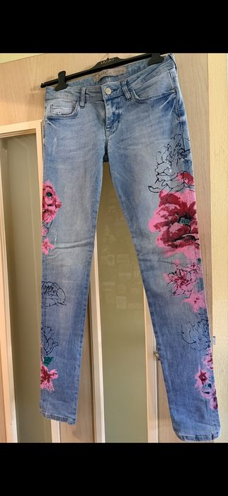 Светли дънки Guess