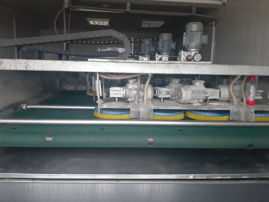 Професионална Машина за пране на килими