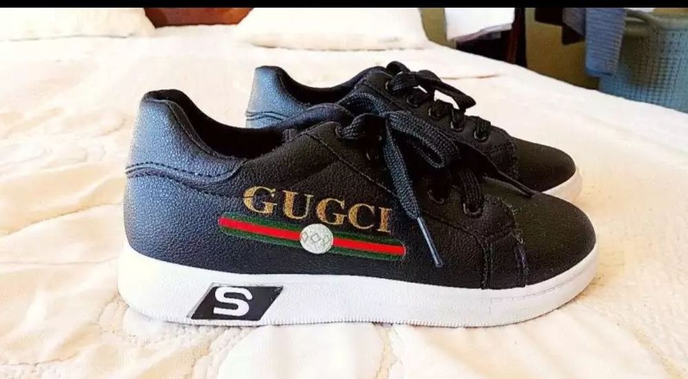 Adidasi Gucci mărimea 42