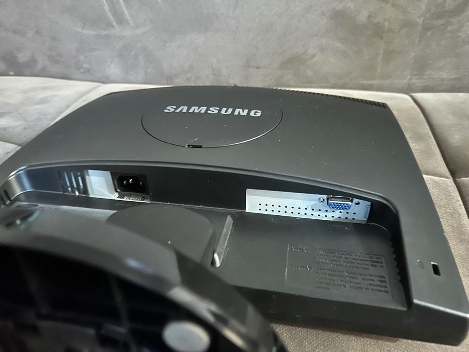 Монитор Samsung 1280x1080 60hz