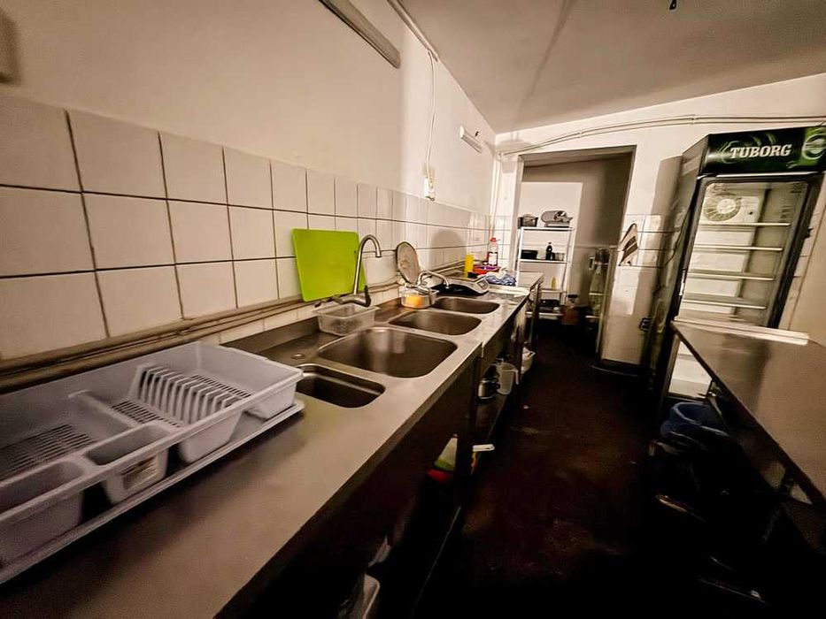 ПОД НАЕМ! Забележителен ресторант с лятна градина в центъра на Русе