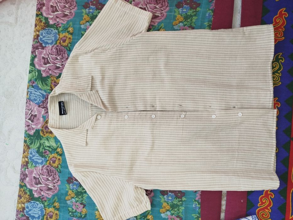 Продам 2 рубашки.