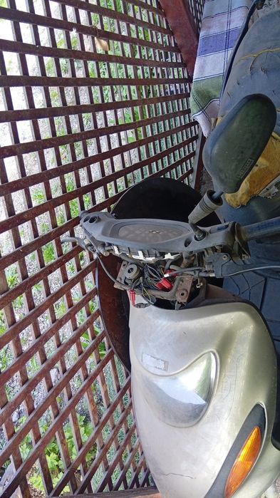 Vand scuter pentru piese