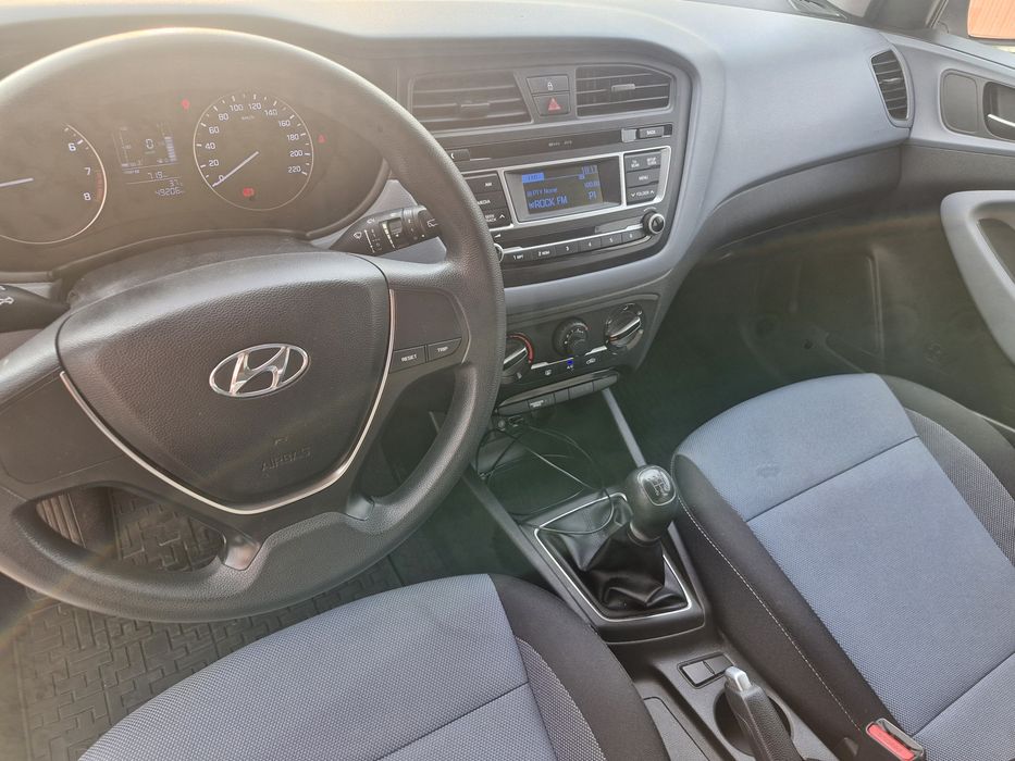 HYUNDAI i20 2018 — imagine 5