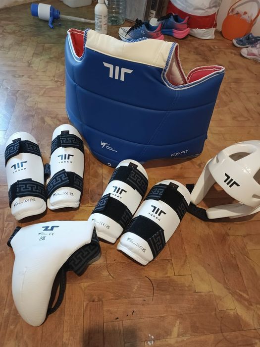Echipament protectie taekwondo