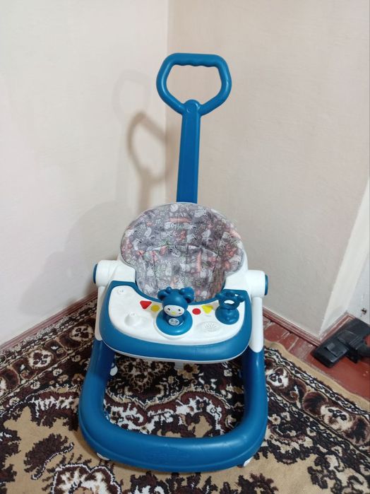 Chaqaloqlar uchun hodonok va belanchak.