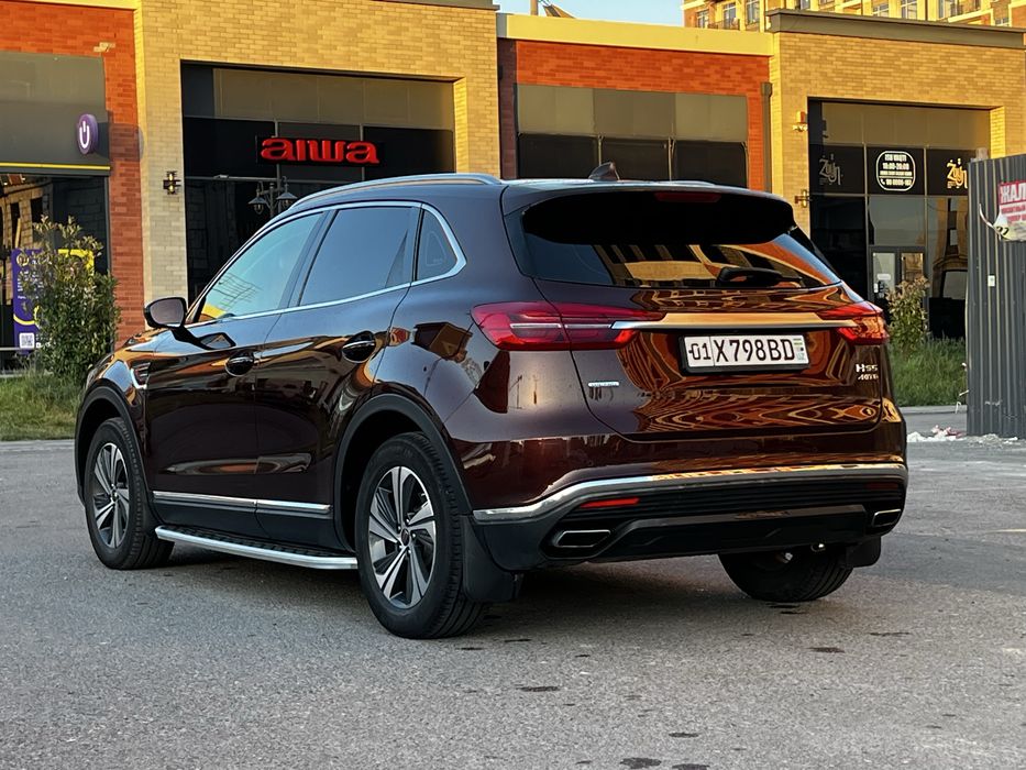 FAW Hongqi HS5 2.0 turbo
