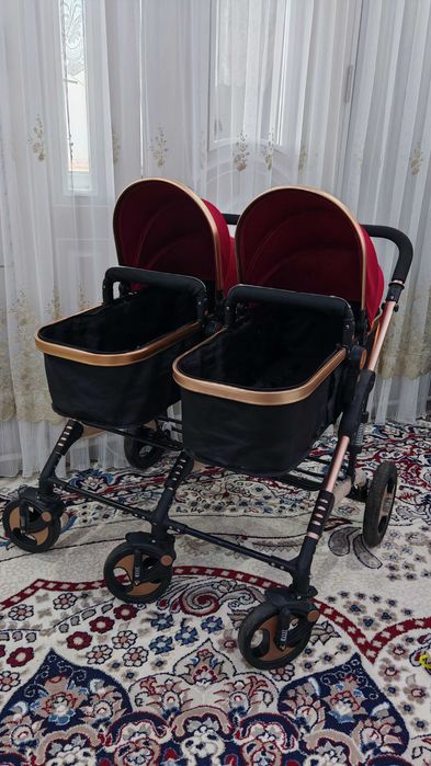 Продам двойную коляску для близнецов