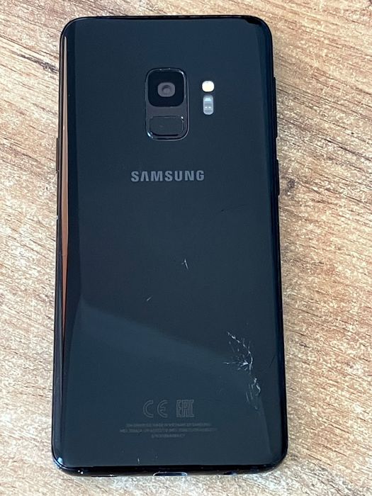 Телефон самсунг с 9