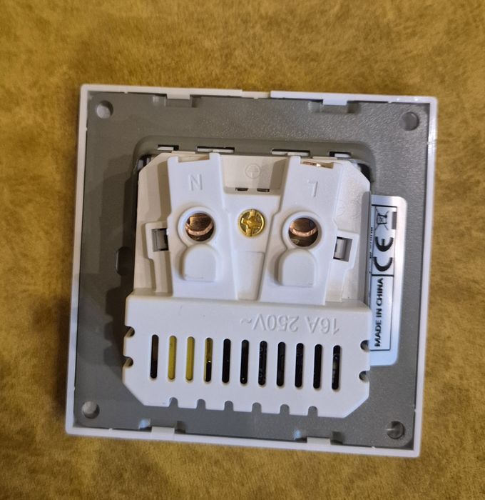 Комбиниран контакт