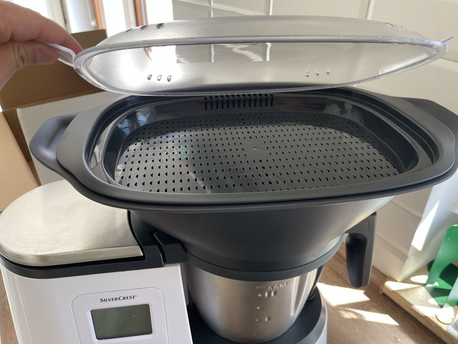 Robot bucatarie Monsieur Cuisine Plus in cutie ca nou