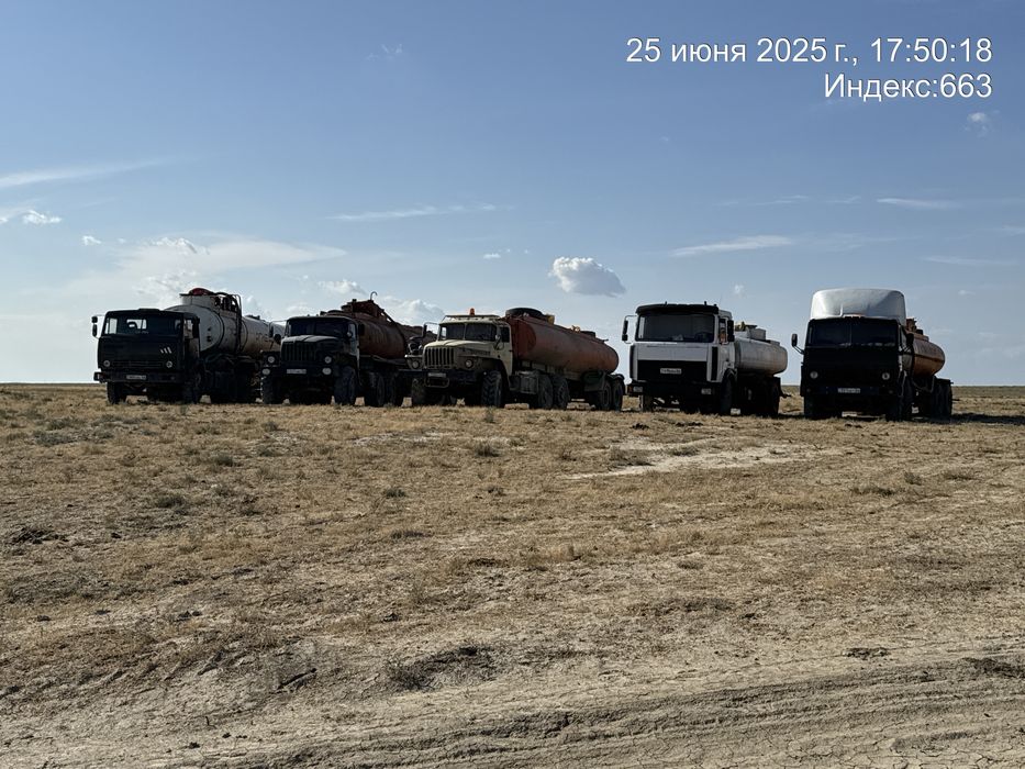 Продаётся Урал тягач с прицепом