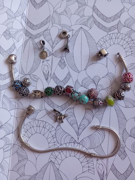 Charmuri, brățară Pandora