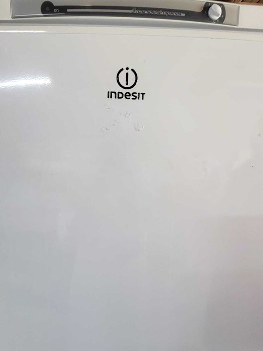 Холодильник Indesit
