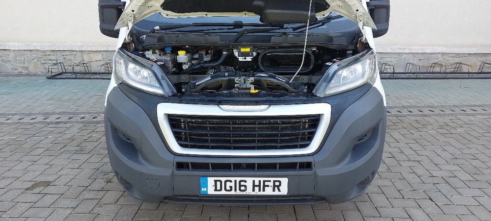 Peugeot Boxer din 2016 motor 2.2 diesel Volan pe dreapta Anglia
