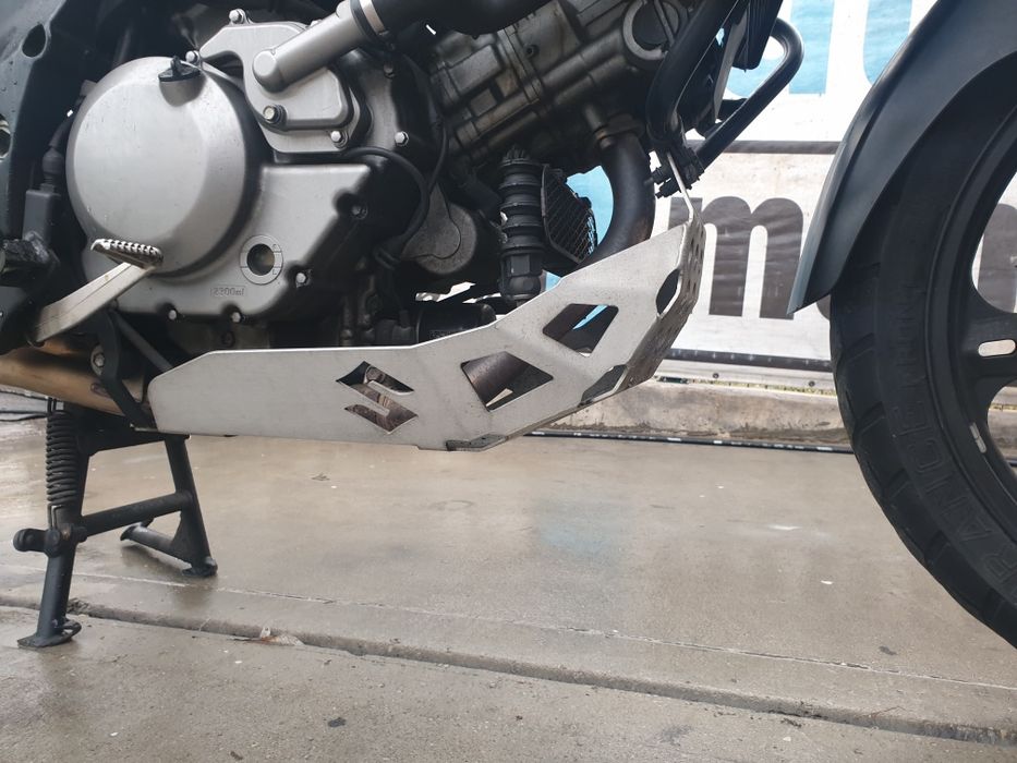 Suzuki V-storm 2004-2010г. Стойка за странични куфари,  преден ролбар.