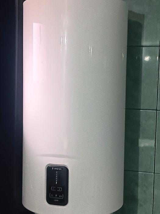 Boiler ariston de vanzare 120 l are 1 an