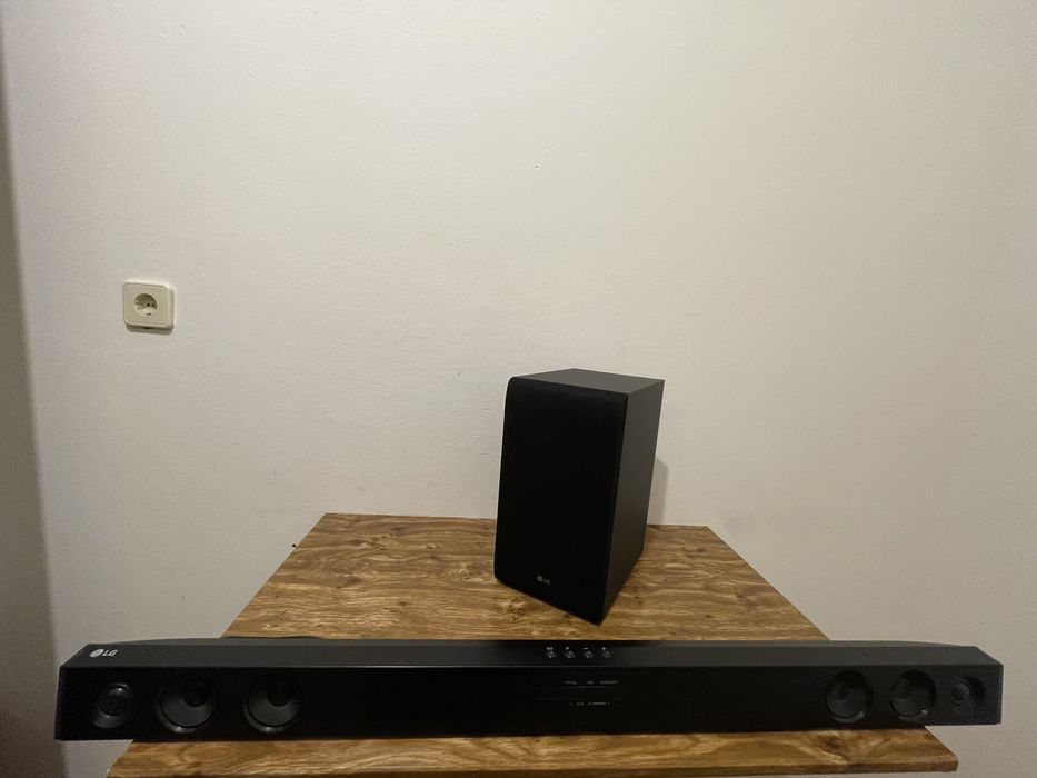 Lg Soundbar & Wofer  Wireless!