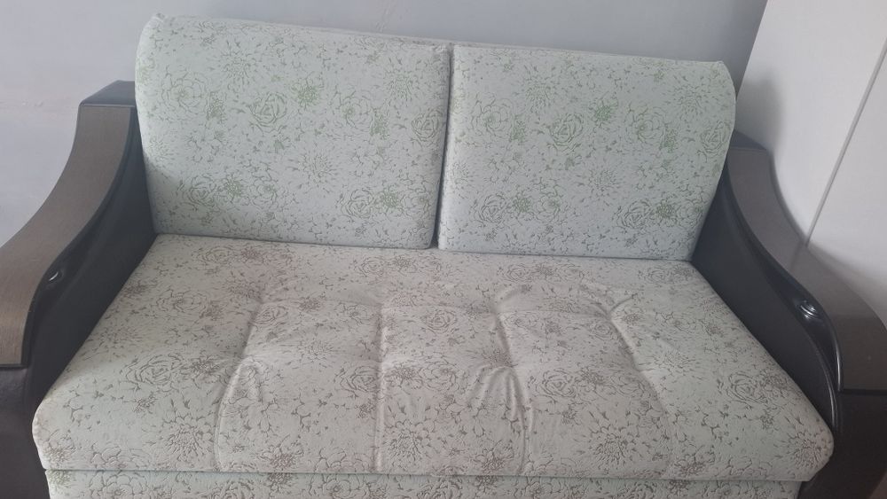 Диван кровать сатамын б/у. Кымбат емес.