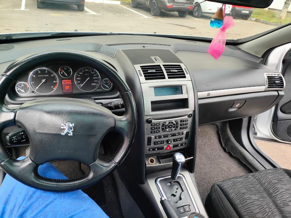 Vând Peugeot 407 SW