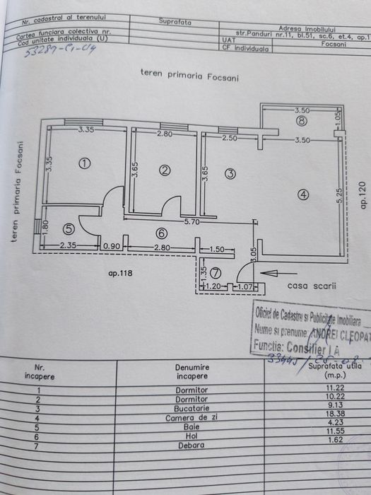 Proprietar vând apartament cu 3 camere.